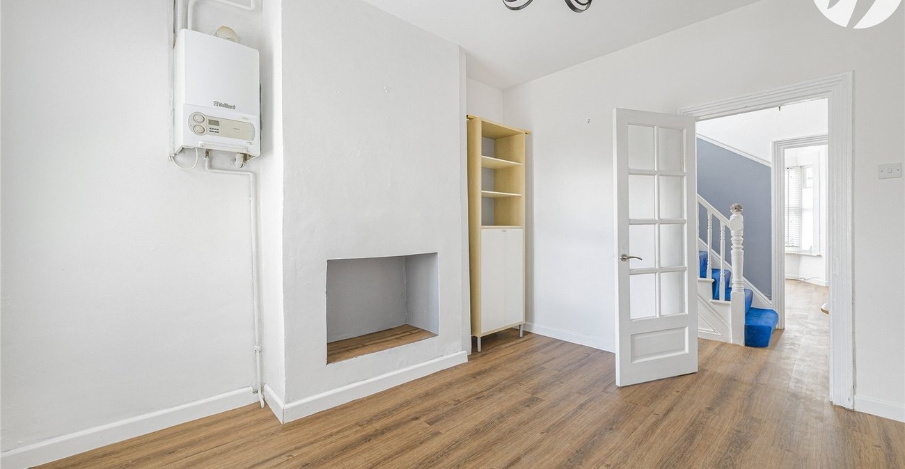 2 bedroom house to rent in Swanscombe | Robinson Michael & Jackson