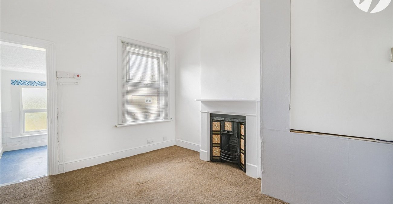 2 bedroom house to rent in Swanscombe | Robinson Michael & Jackson
