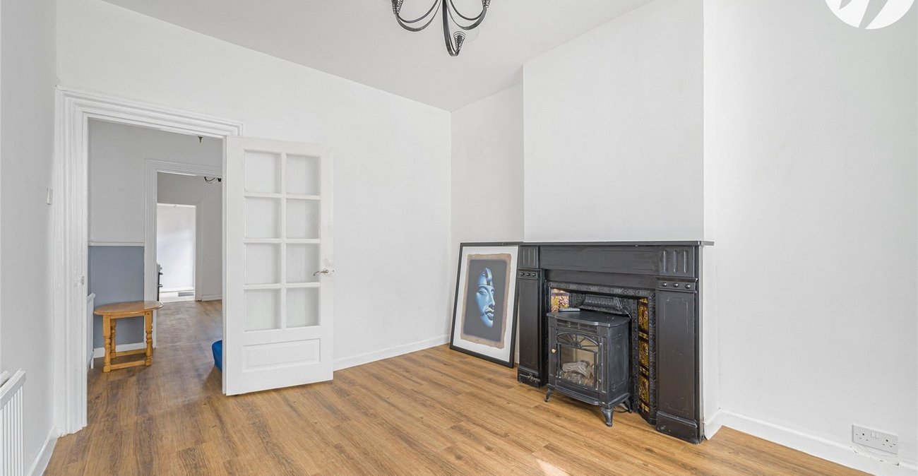 2 bedroom house to rent in Swanscombe | Robinson Michael & Jackson
