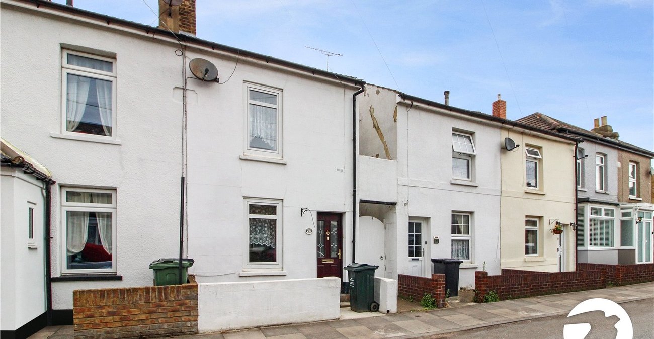 3 bedroom house to rent in Swanscombe | Robinson Michael & Jackson