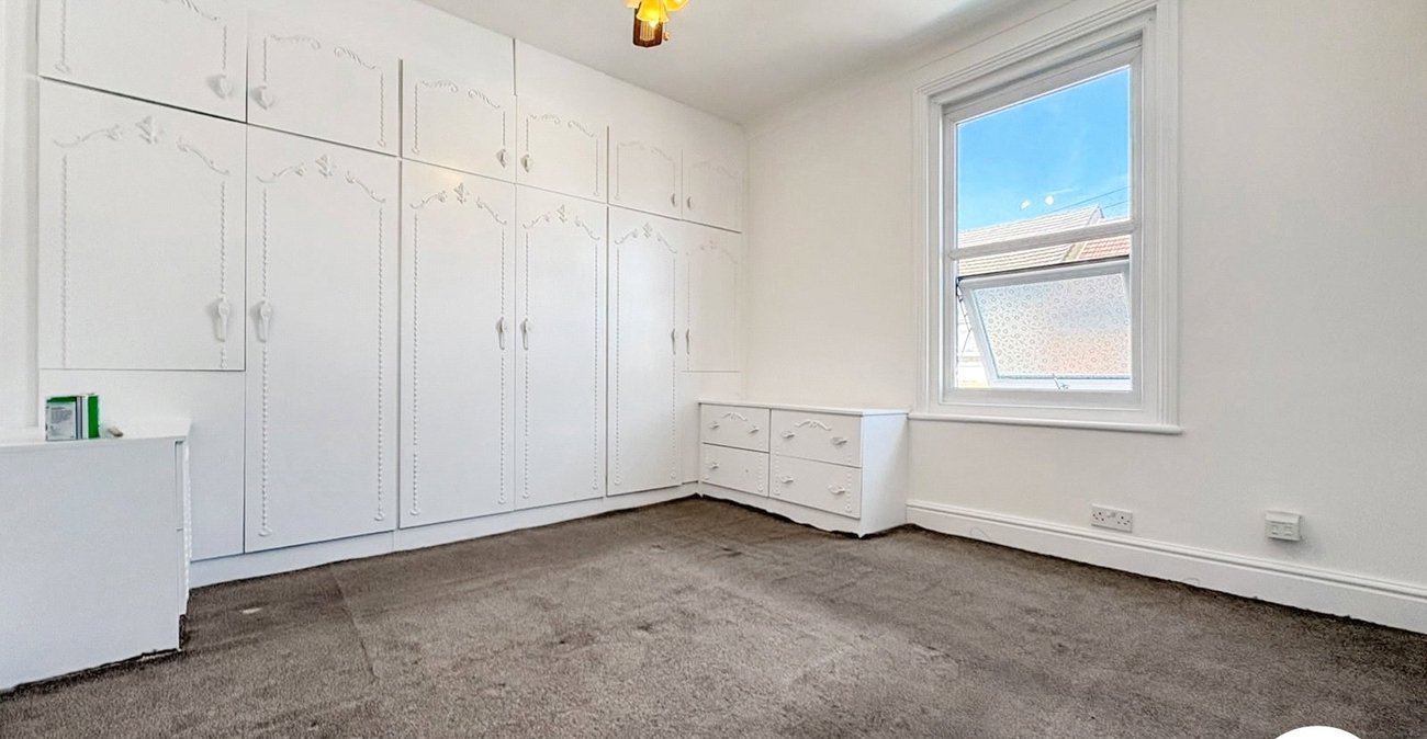 1 bedroom property to rent in Rochester | Robinson Michael & Jackson
