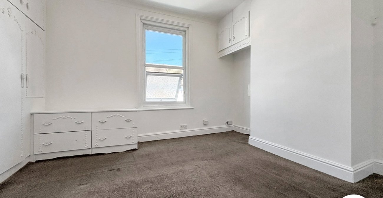 1 bedroom property to rent in Rochester | Robinson Michael & Jackson