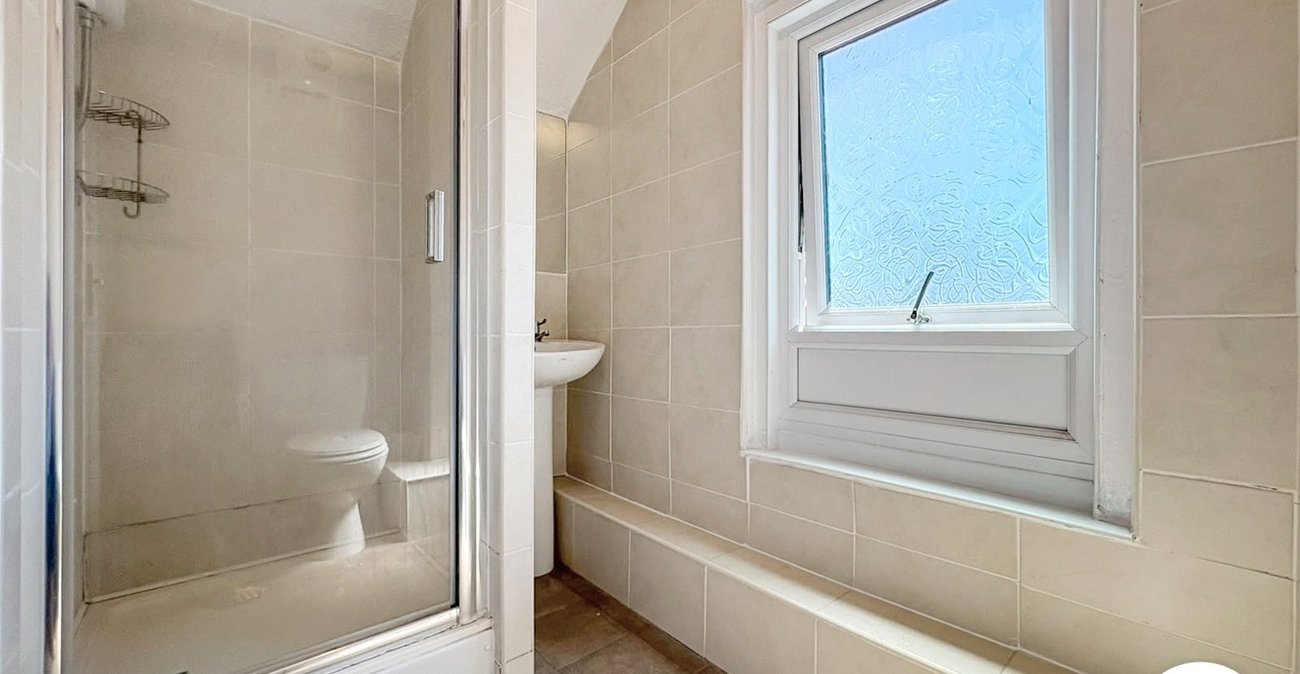 1 bedroom property to rent in Rochester | Robinson Michael & Jackson