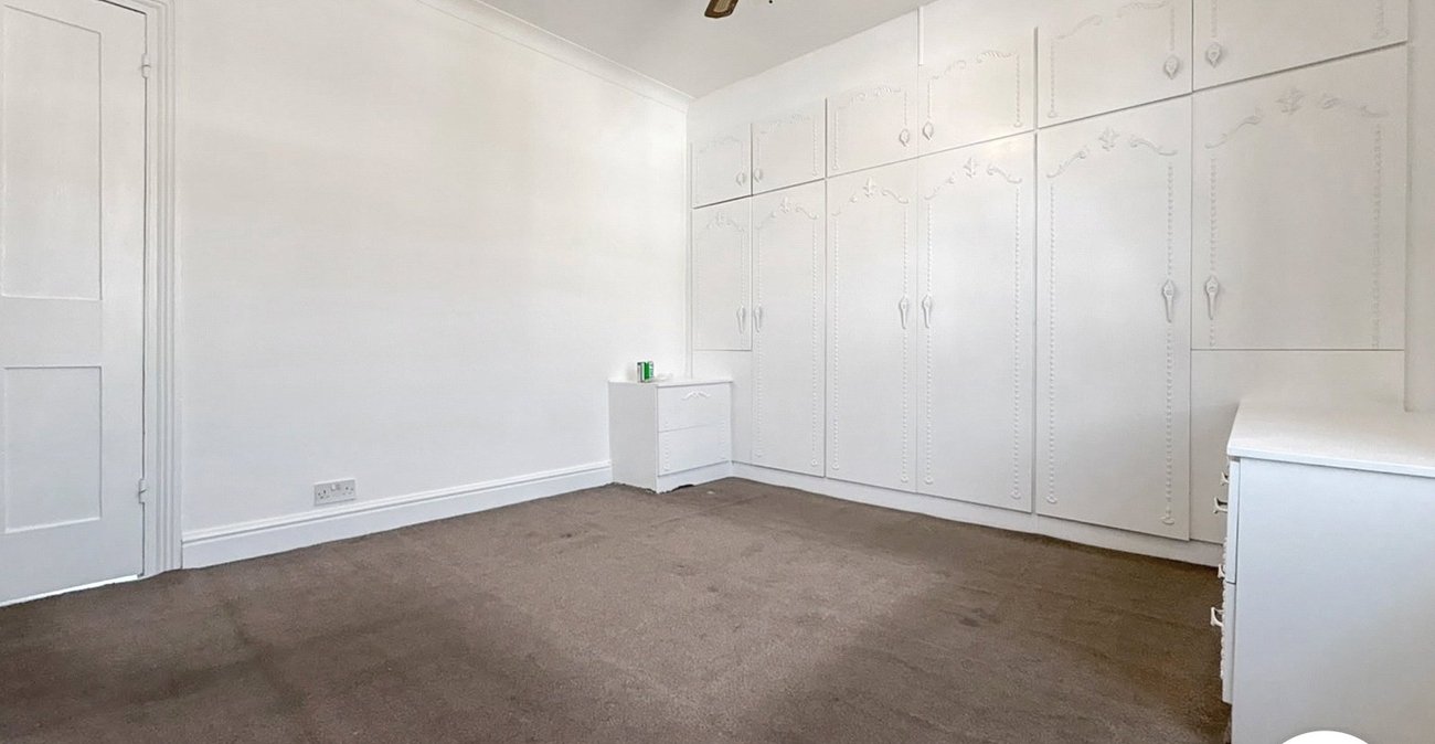 1 bedroom property to rent in Rochester | Robinson Michael & Jackson