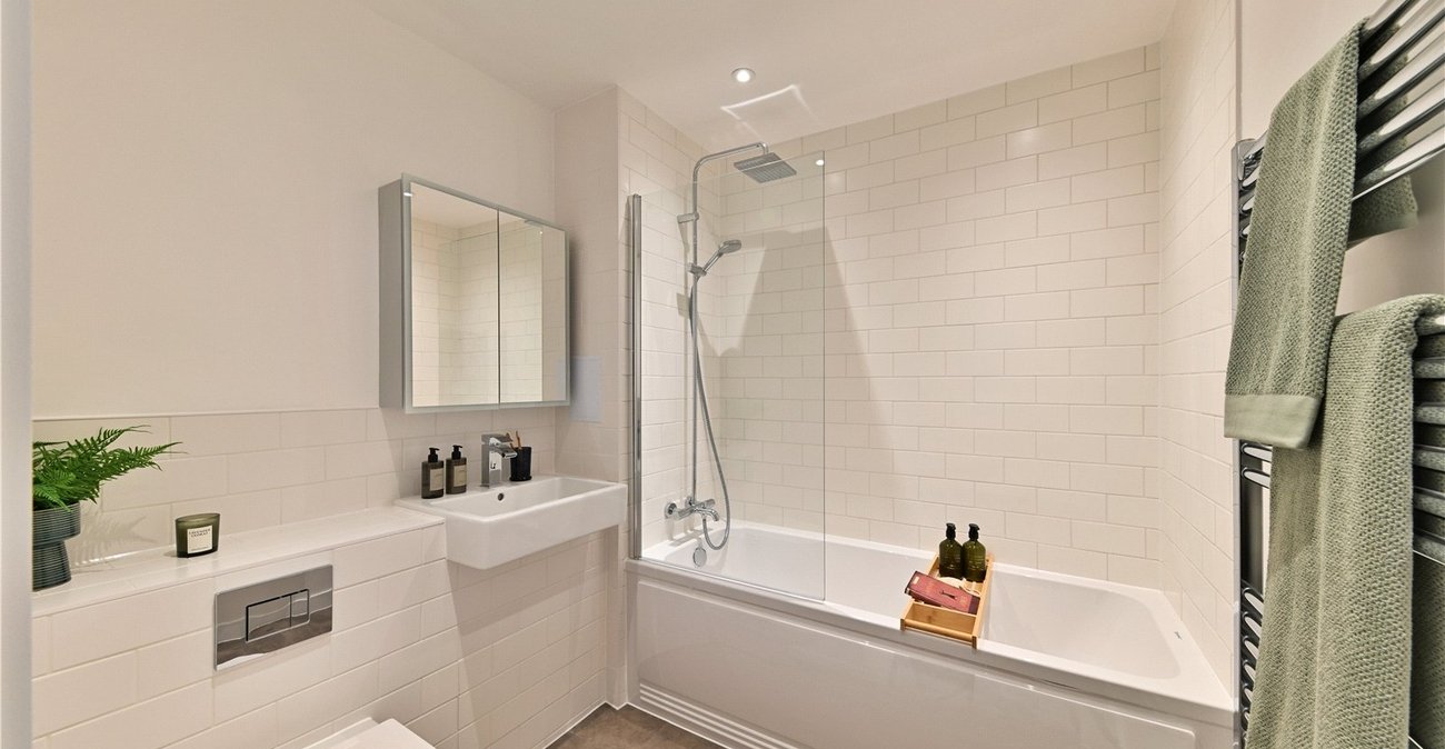 2 bedroom property to rent in Gravesend | Robinson Michael & Jackson