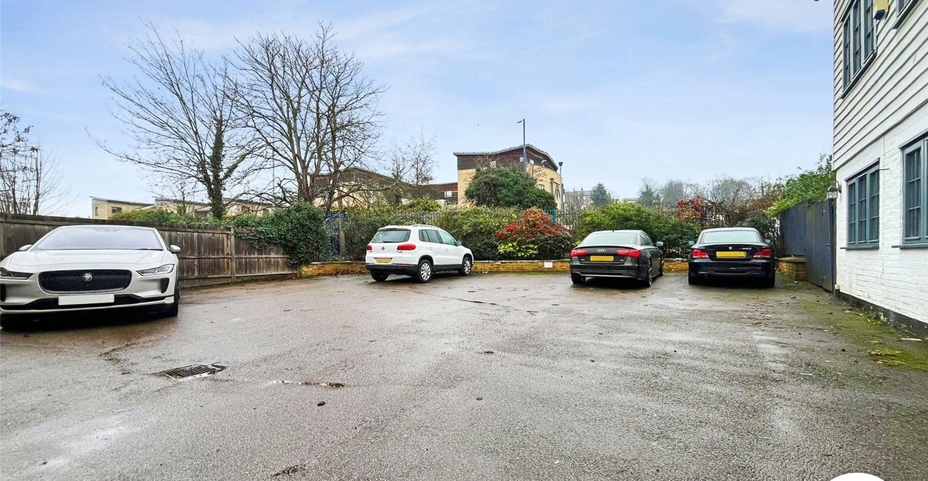 2 bedroom house to rent in Dartford | Robinson Jackson