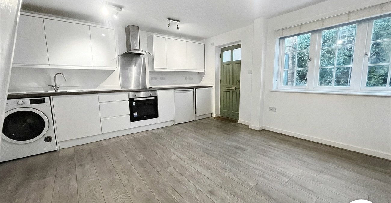 2 bedroom house to rent in Dartford | Robinson Jackson