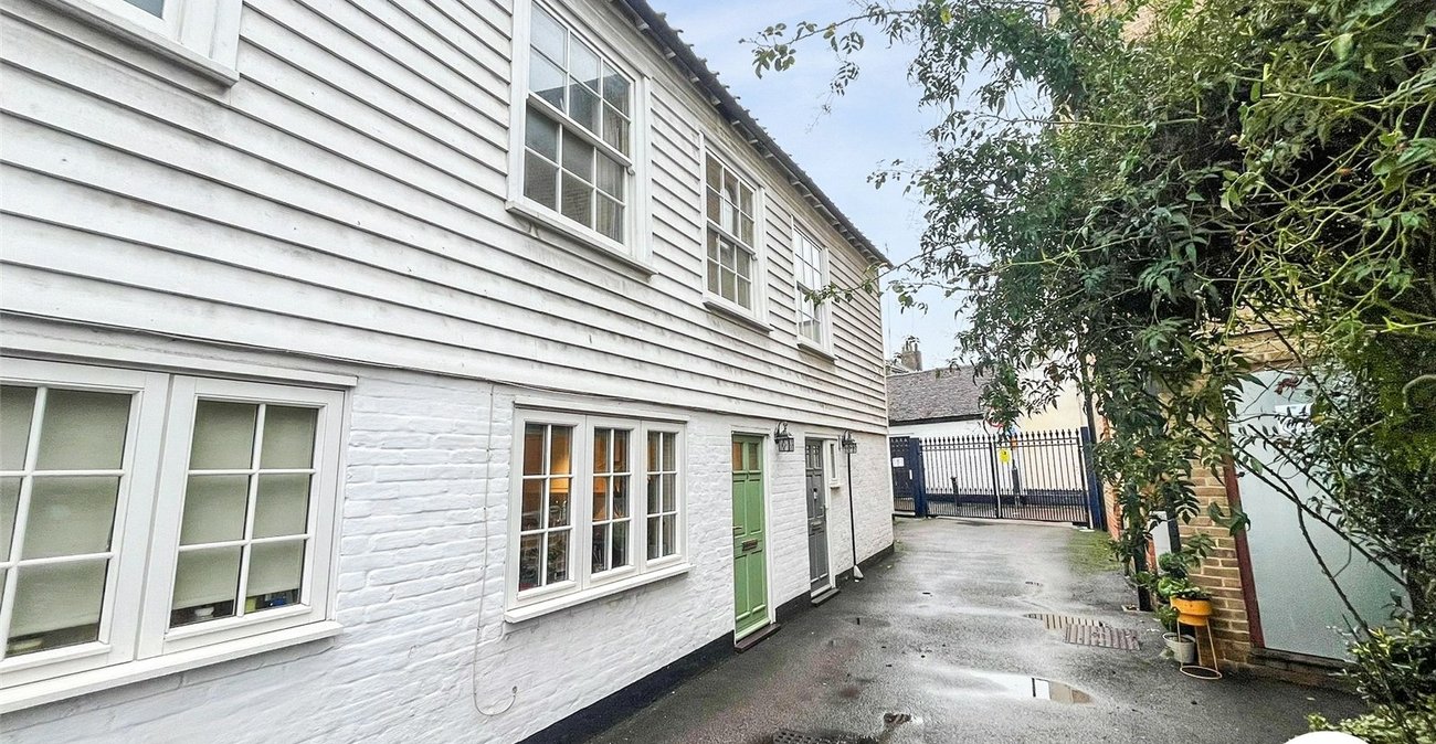 2 bedroom house to rent in Dartford | Robinson Jackson