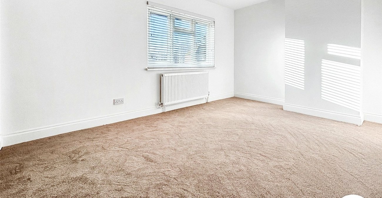 2 bedroom property to rent in Sidcup | Robinson Jackson