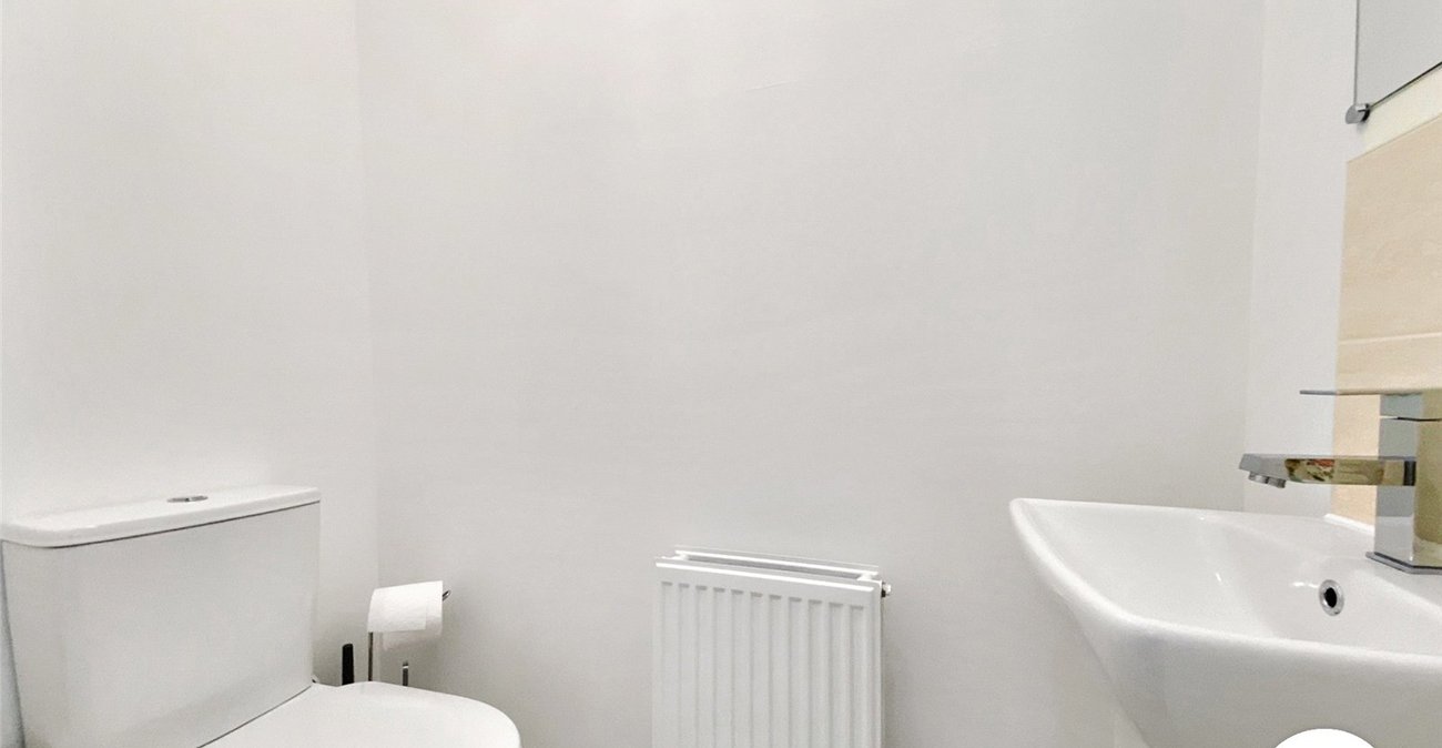 4 bedroom house to rent in Dartford | Robinson Jackson