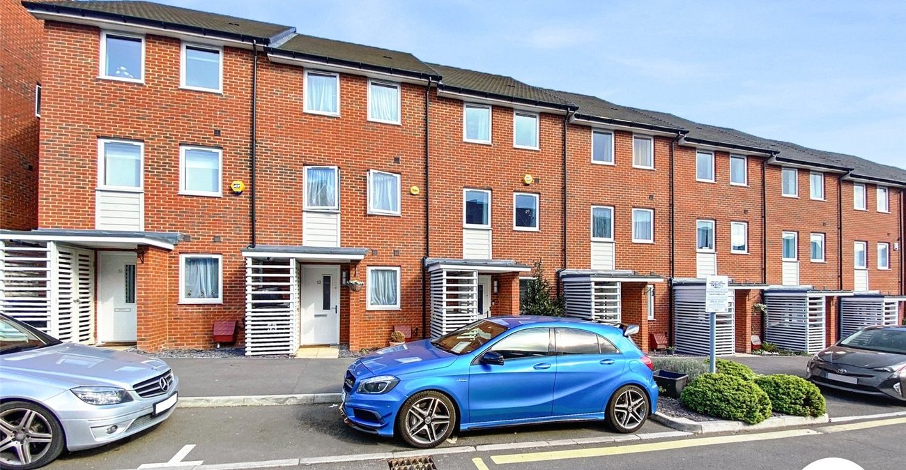 4 bedroom house to rent in Dartford | Robinson Jackson