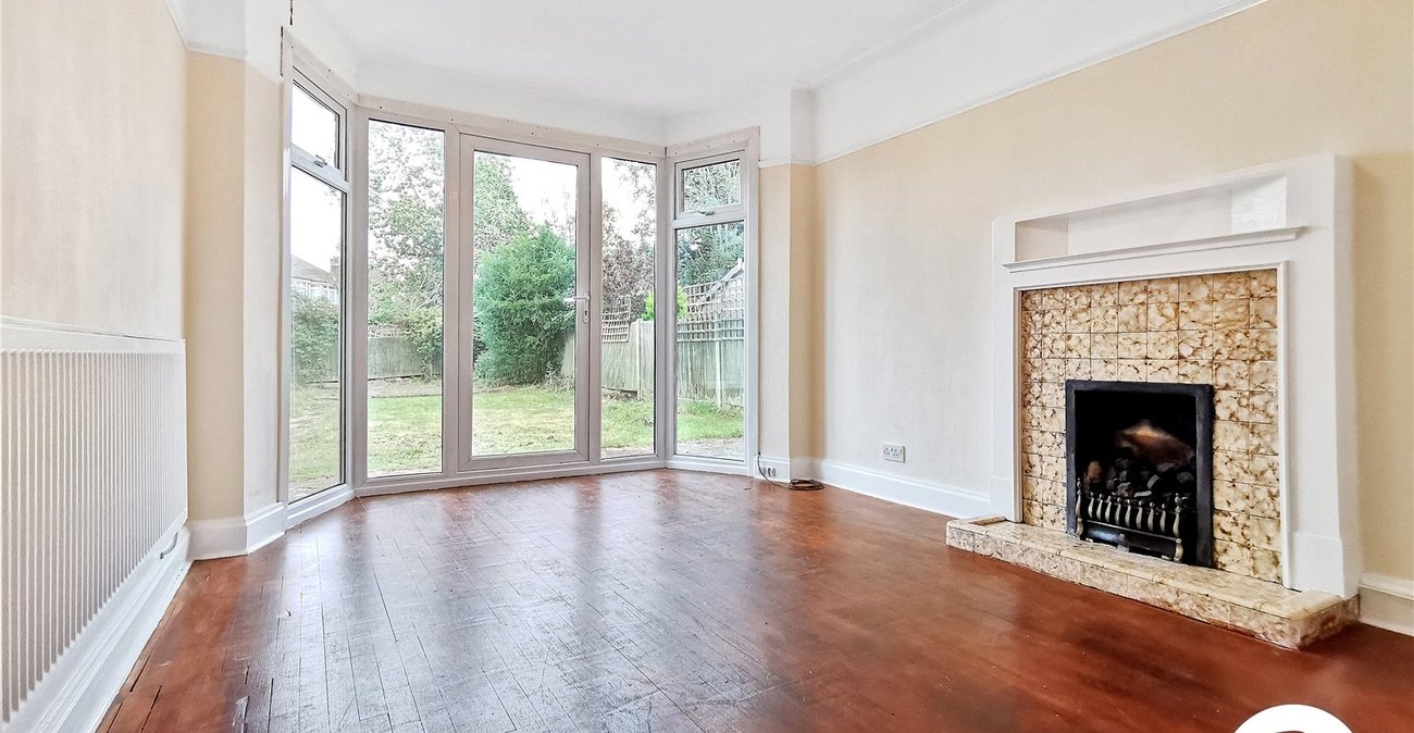 3 bedroom house to rent in Shooters Hill | 