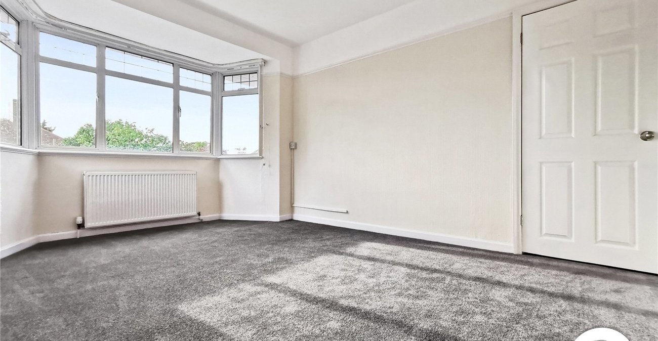 3 bedroom house to rent in Shooters Hill | 