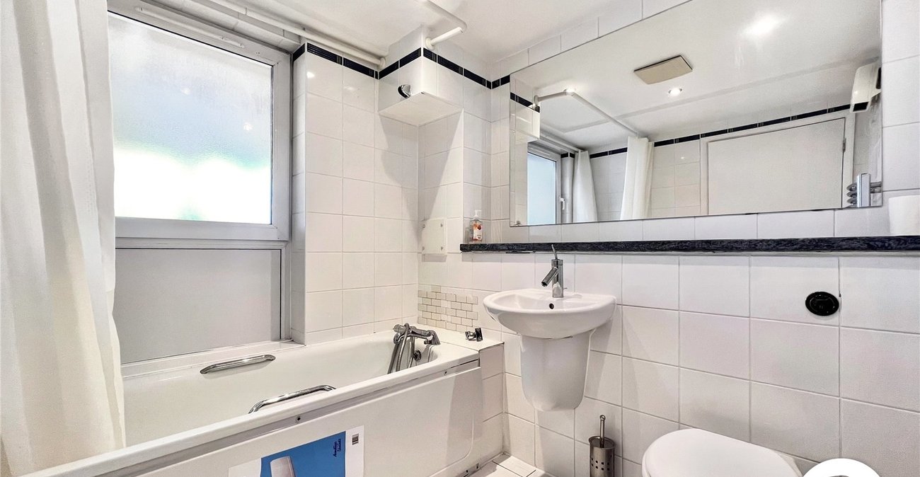 3 bedroom property to rent in London | 