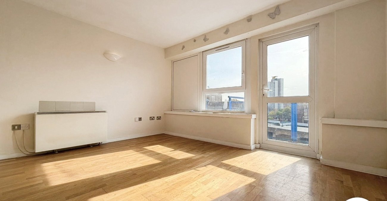 2 bedroom property to rent in London | 