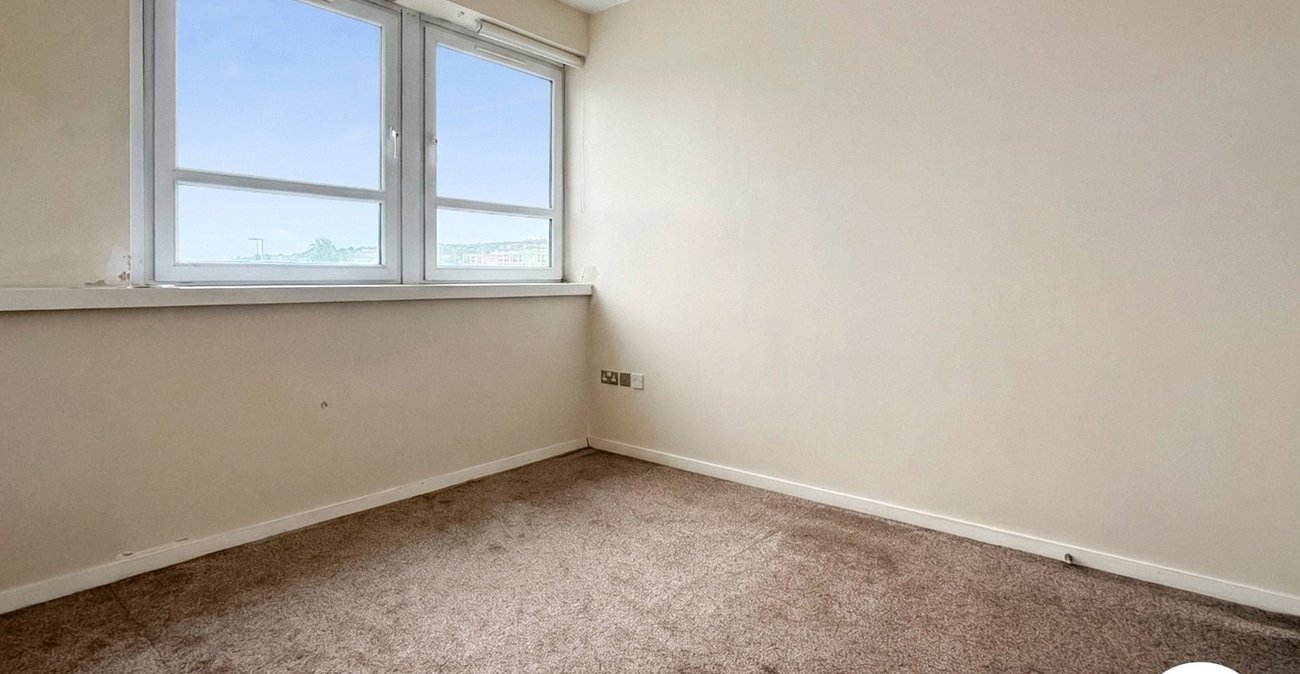 2 bedroom property to rent in London | 