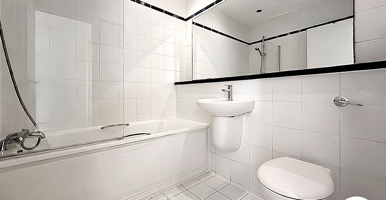 2 bedroom property to rent in London | 