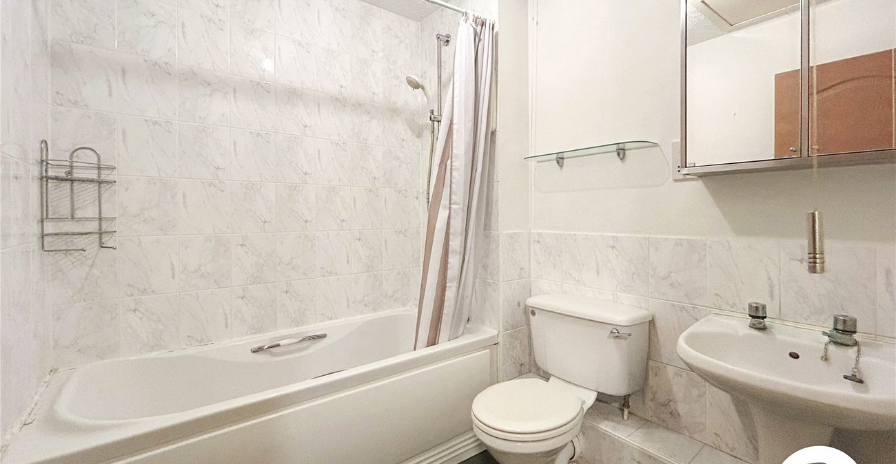 1 bedroom property to rent in Erith | Robinson Jackson