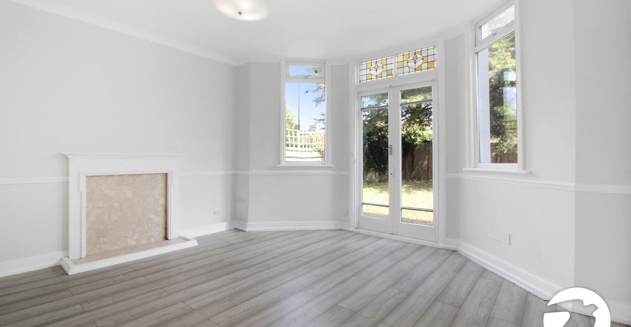 2 bedroom property to rent in London | Robinson Jackson