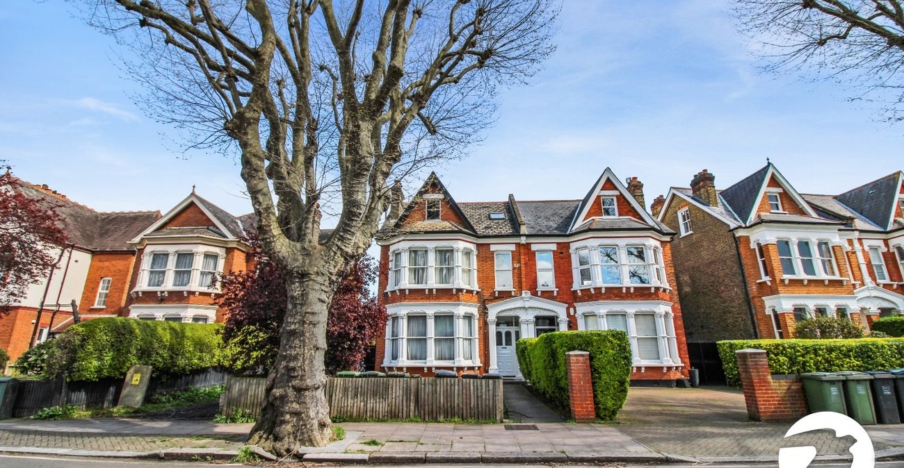 2 bedroom property to rent in London | Robinson Jackson