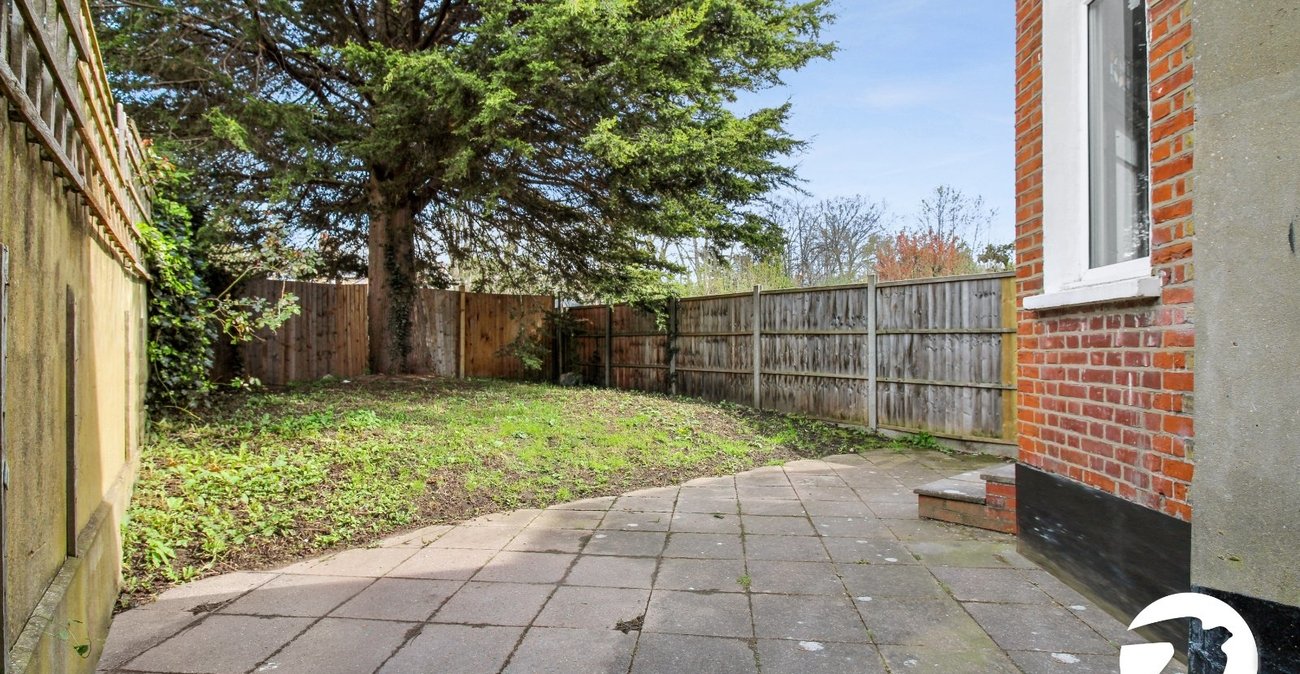 2 bedroom property to rent in London | Robinson Jackson