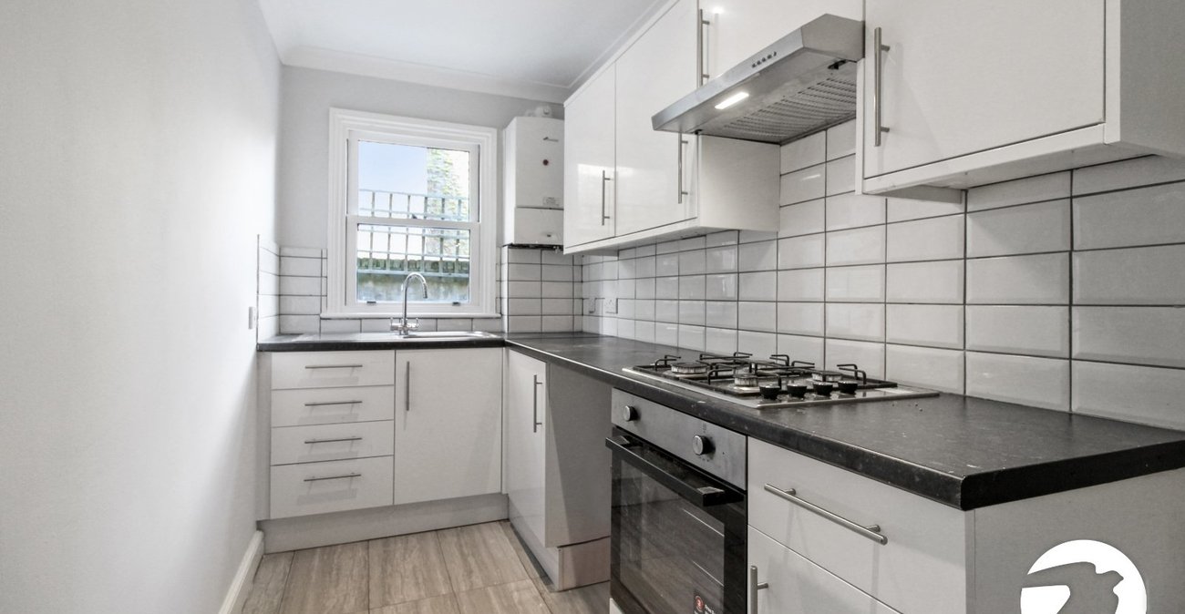 2 bedroom property to rent in London | Robinson Jackson