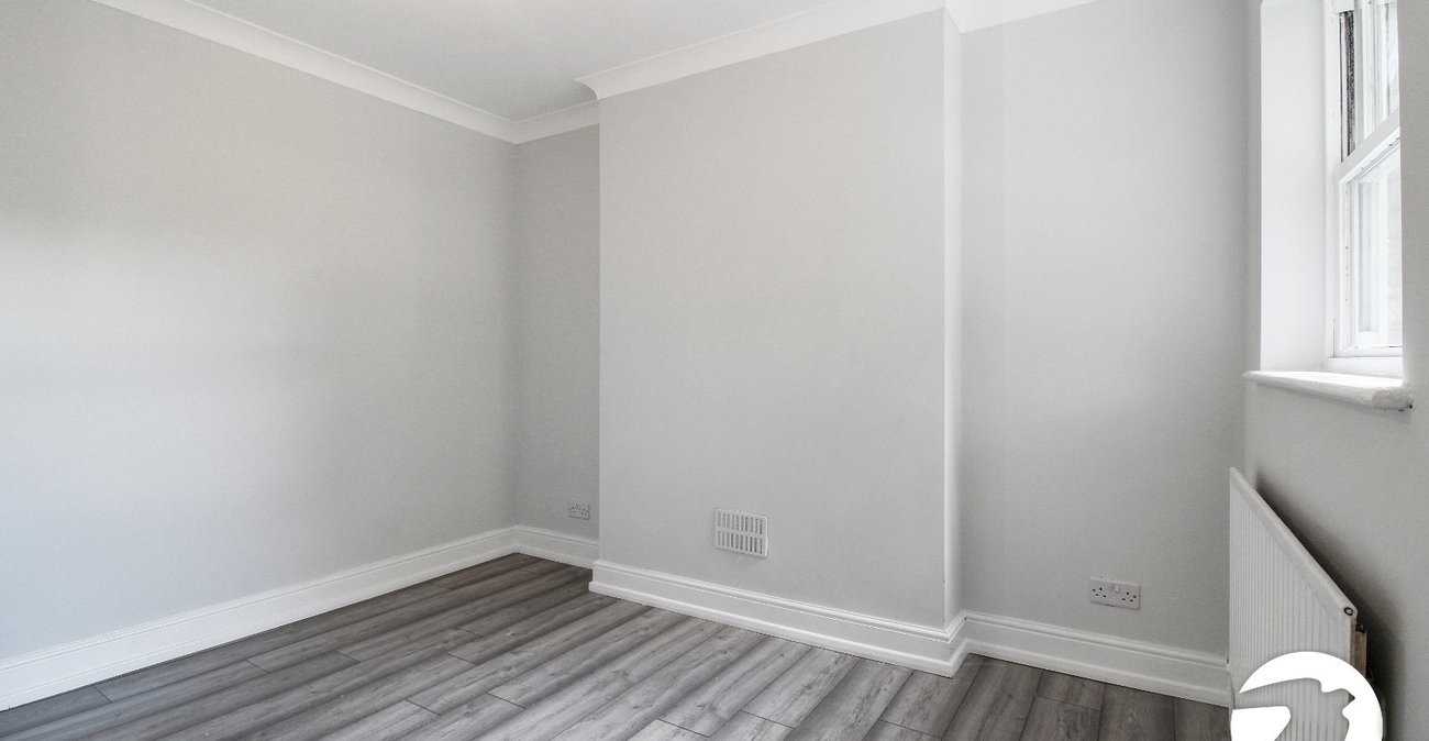 2 bedroom property to rent in London | Robinson Jackson