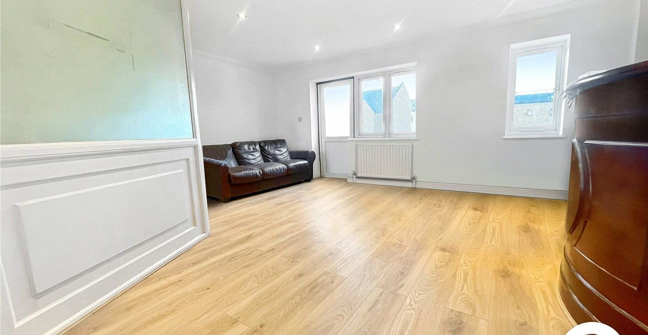 3 bedroom house to rent in Strood | Robinson Michael & Jackson