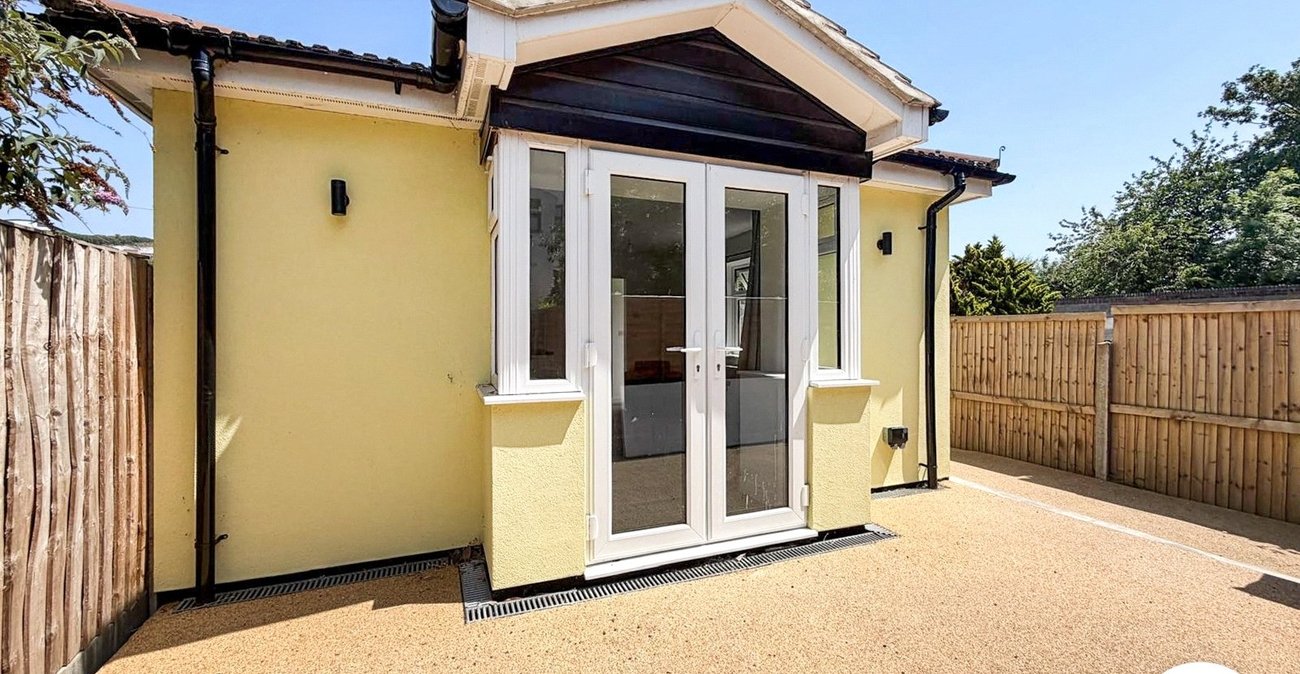 1 bedroom bungalow to rent in Chatham | Robinson Michael & Jackson