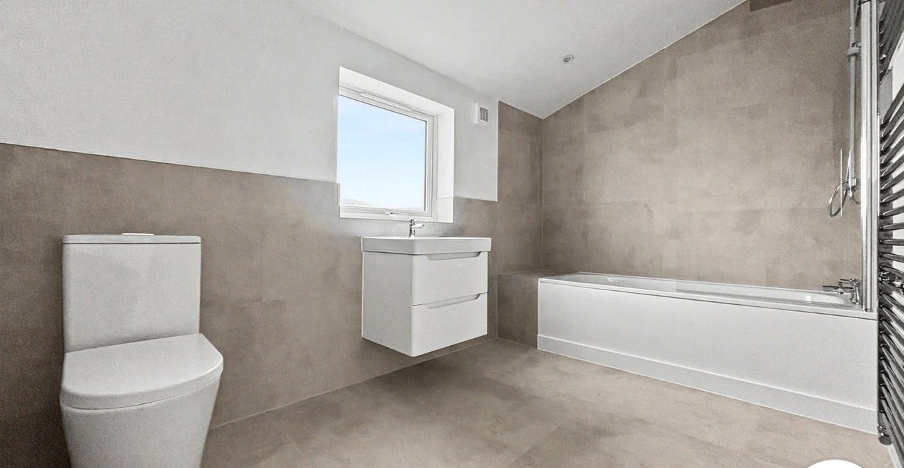 2 bedroom house to rent in Dartford | Robinson Jackson