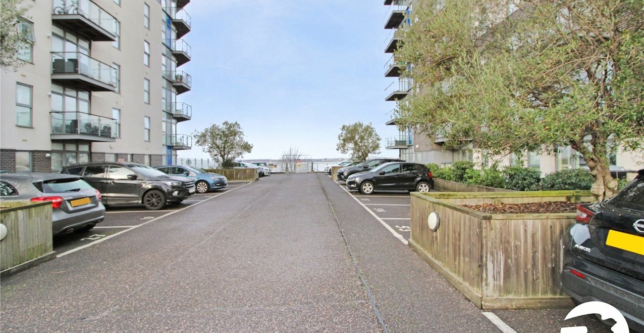 1 bedroom property to rent in Greenhithe | Robinson Michael & Jackson