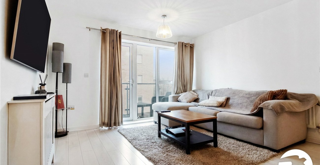 1 bedroom property to rent in Greenhithe | Robinson Michael & Jackson