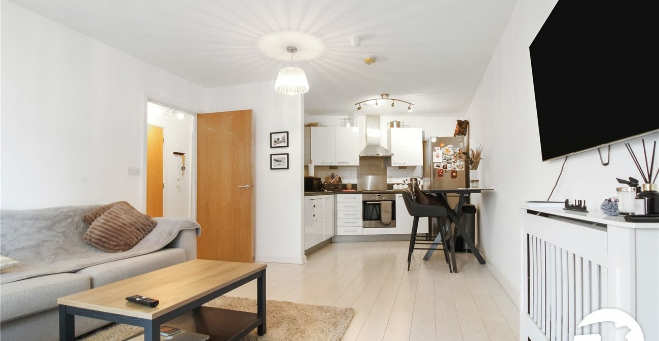 1 bedroom property to rent in Greenhithe | Robinson Michael & Jackson