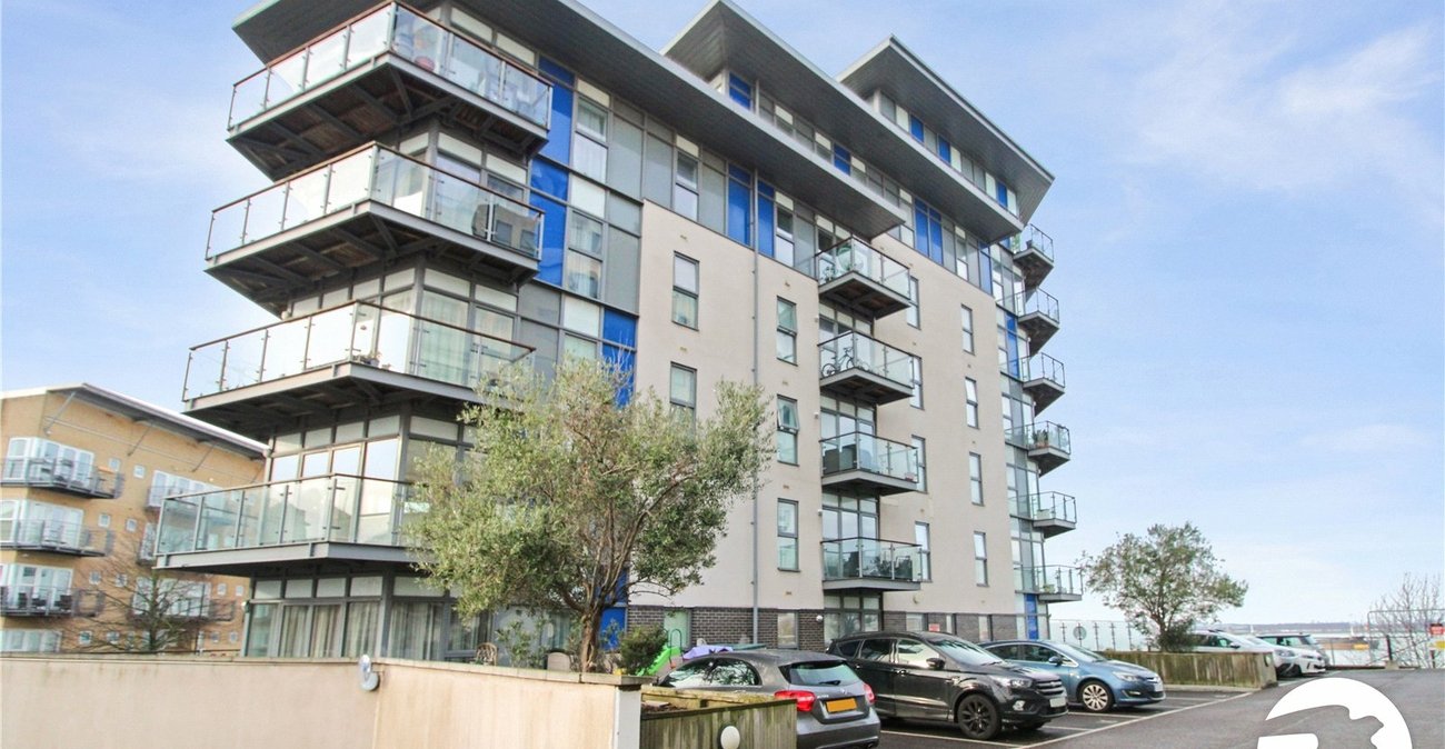 1 bedroom property to rent in Greenhithe | Robinson Michael & Jackson