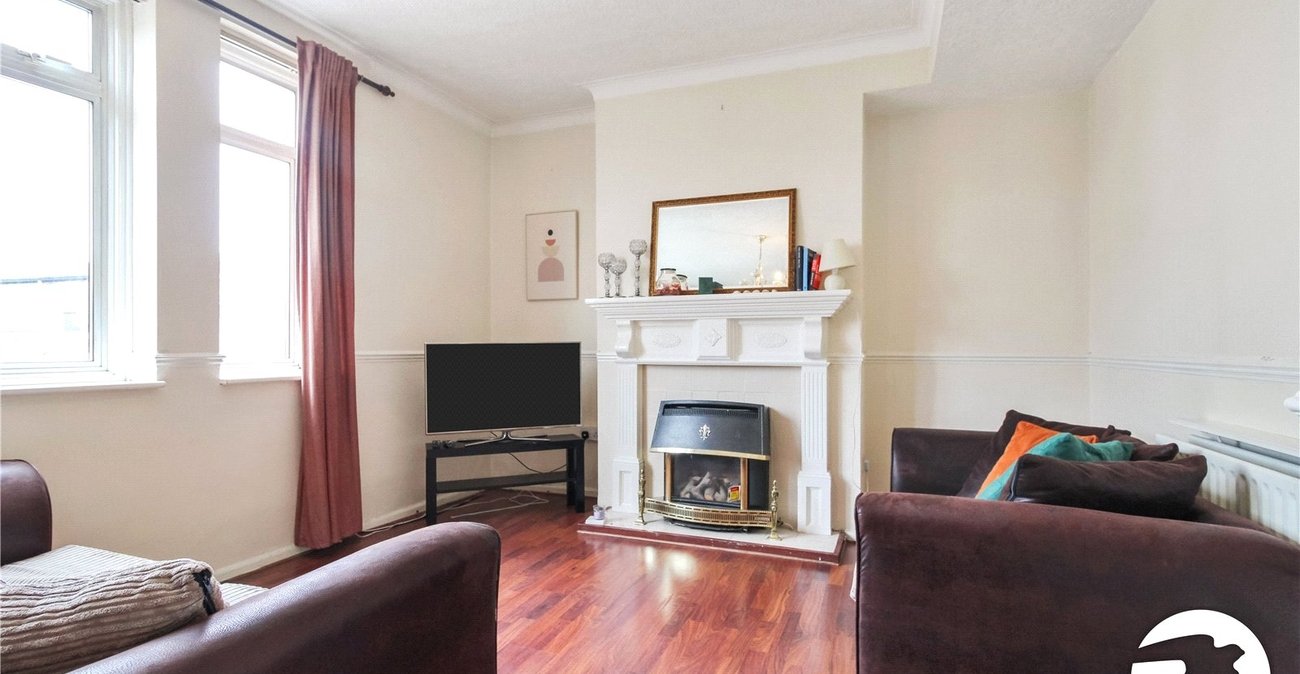 2 bedroom property to rent in London | Robinson Jackson