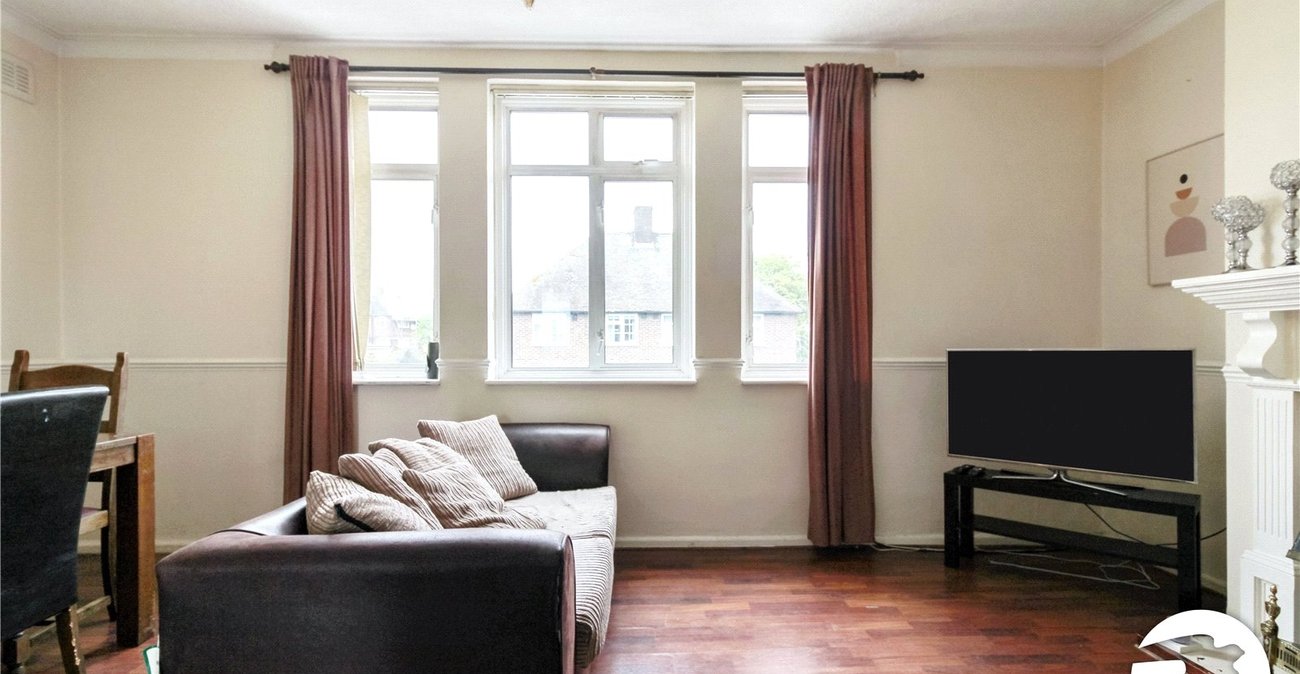 2 bedroom property to rent in London | Robinson Jackson