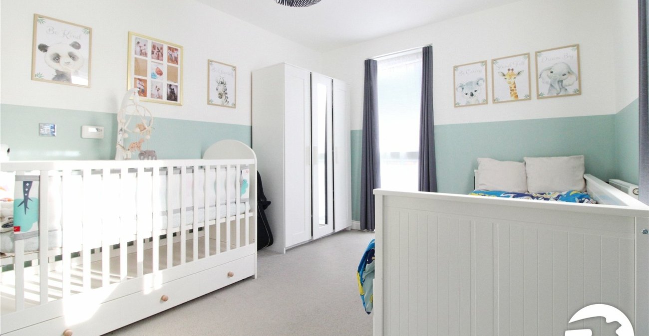 2 bedroom property to rent in Castle Hill | Robinson Michael & Jackson