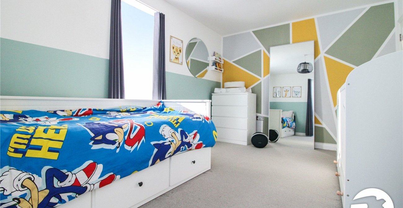 2 bedroom property to rent in Castle Hill | Robinson Michael & Jackson