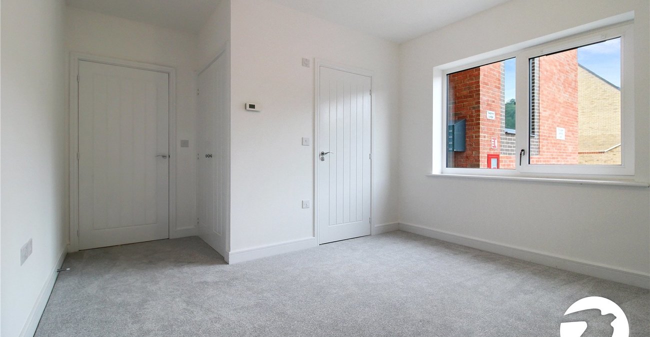 2 bedroom property to rent in Ebbsfleet Valley | Robinson Michael & Jackson