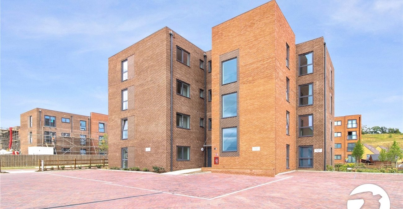 2 bedroom property to rent in Ebbsfleet Valley | Robinson Michael & Jackson