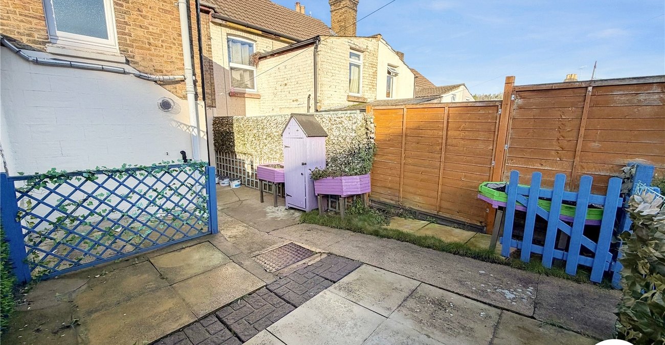 2 bedroom house to rent in Chatham | Robinson Michael & Jackson