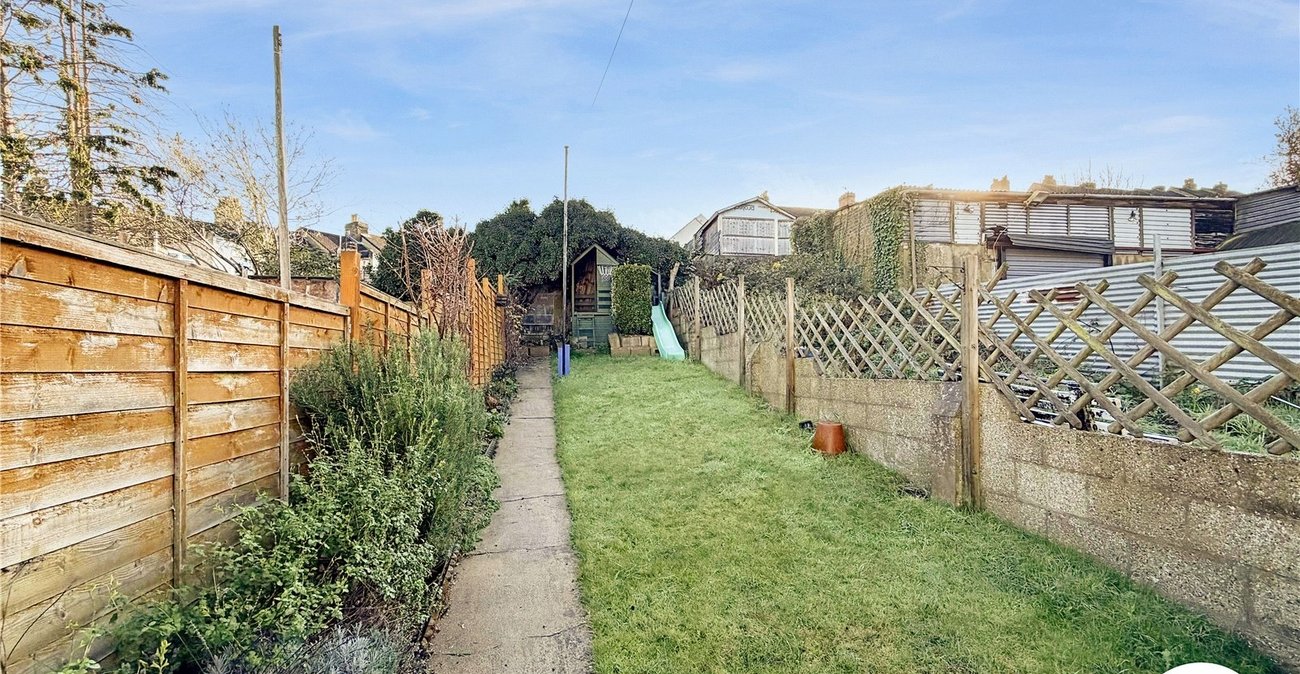 2 bedroom house to rent in Chatham | Robinson Michael & Jackson