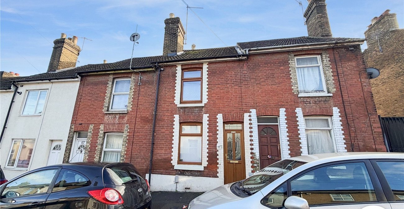 2 bedroom house to rent in Chatham | Robinson Michael & Jackson