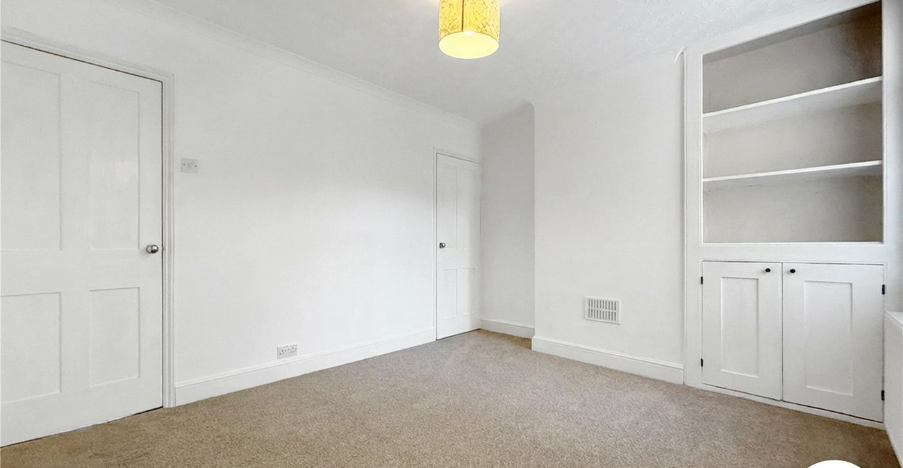 2 bedroom house to rent in Chatham | Robinson Michael & Jackson