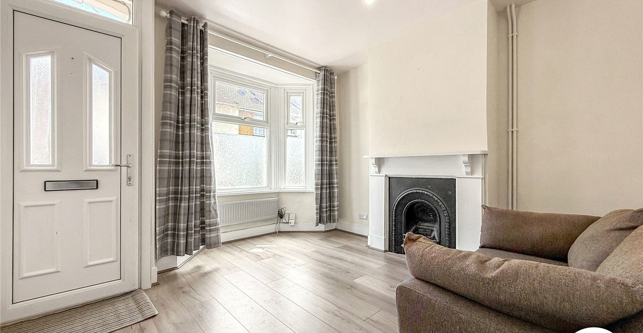 3 bedroom house to rent in Chatham | Robinson Michael & Jackson