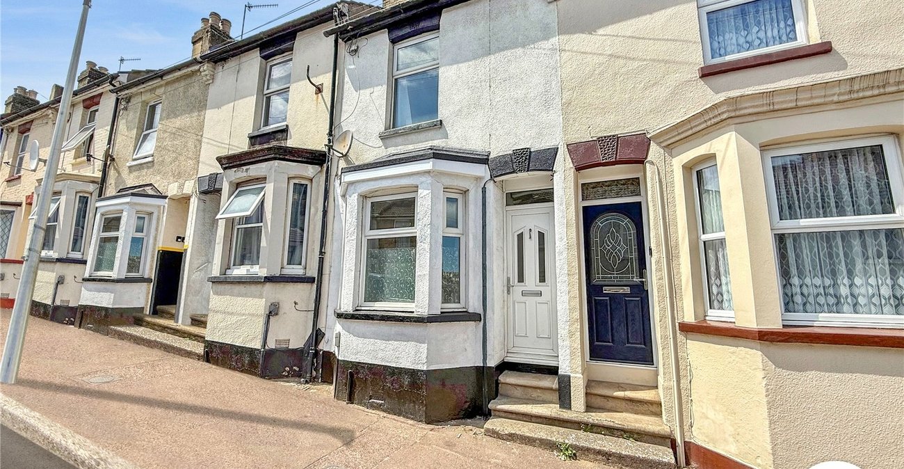 3 bedroom house to rent in Chatham | Robinson Michael & Jackson