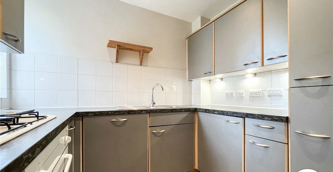 2 bedroom property to rent in Gillingham | Robinson Michael & Jackson