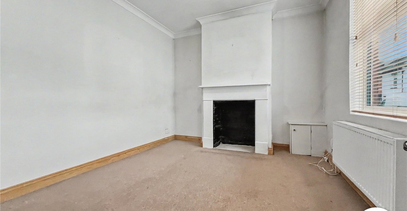 2 bedroom house to rent in Rochester | Robinson Michael & Jackson