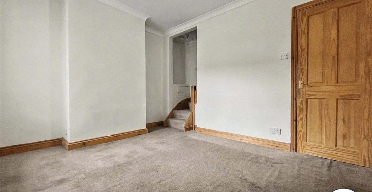 2 bedroom house to rent in Rochester | Robinson Michael & Jackson