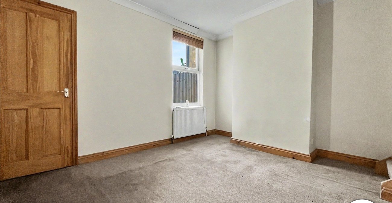 2 bedroom house to rent in Rochester | Robinson Michael & Jackson